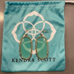 Kendra Scott Danielle gold earrings in opaque mint